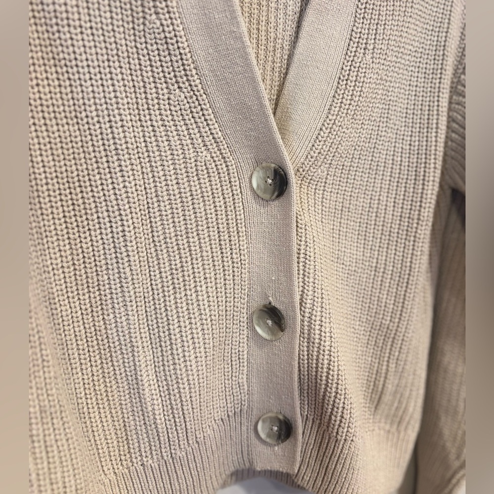 NWOT H&M Beige Ribbed Knit Cardigan Size XS - Picture 3 of 6